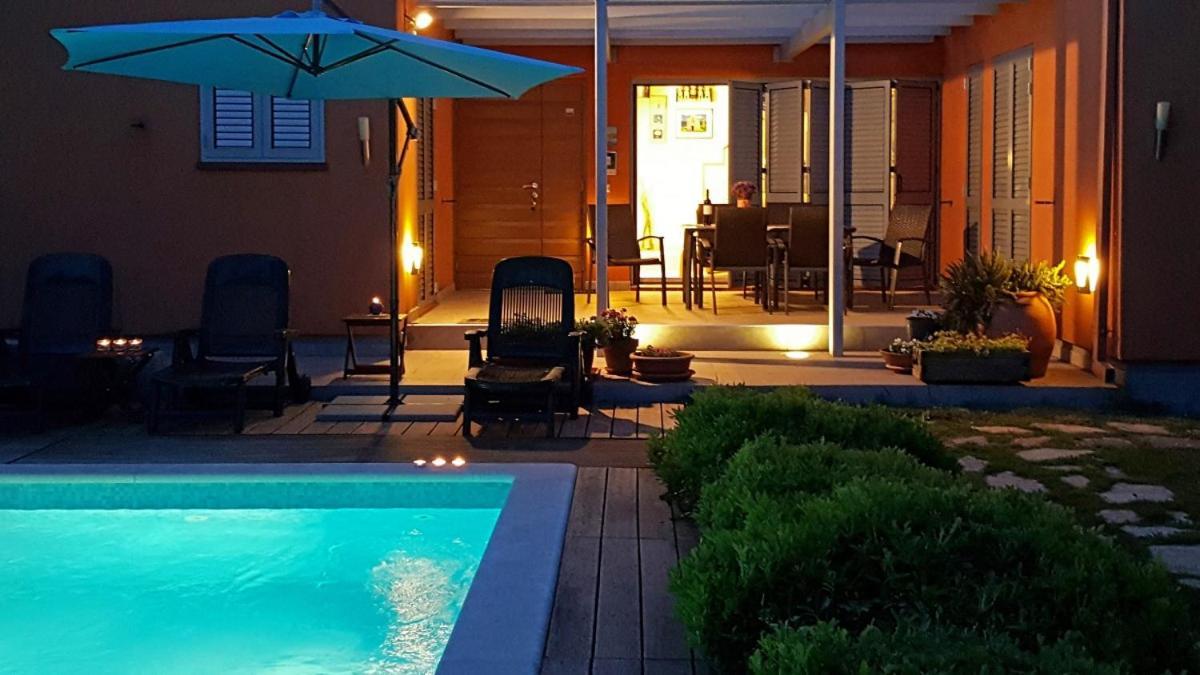 Villa Emili In Medulin - Haus Fuer 4-5 Personen Екстериор снимка