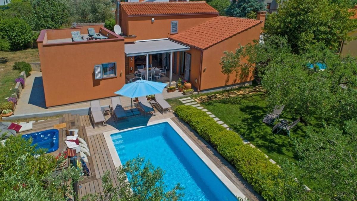 Villa Emili In Medulin - Haus Fuer 4-5 Personen Екстериор снимка